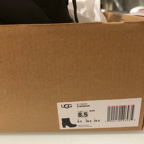 NWT UGG Redwood Boots - Picture 6 of 8